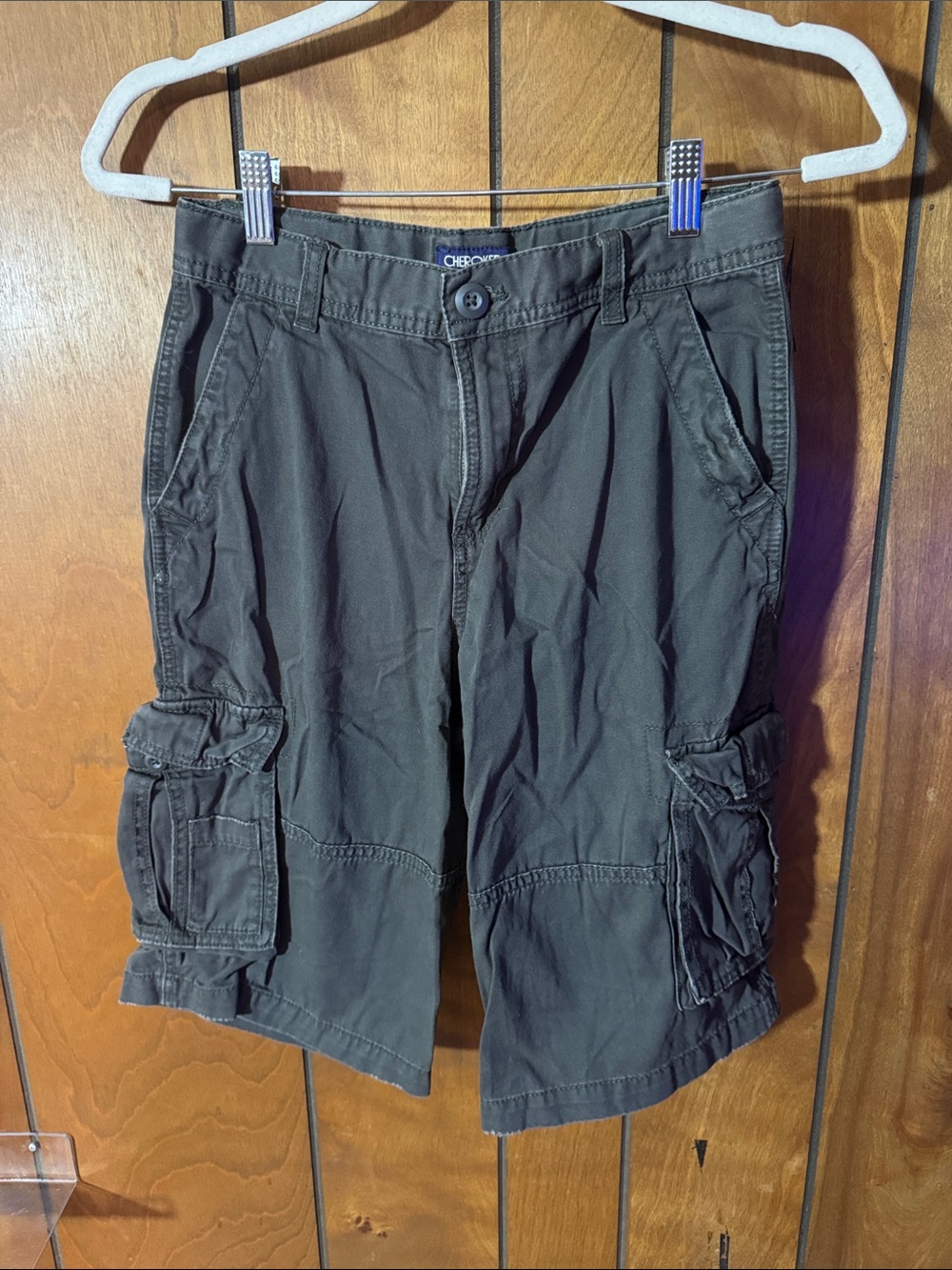 Cherokee Cargo Shorts in Olive Green